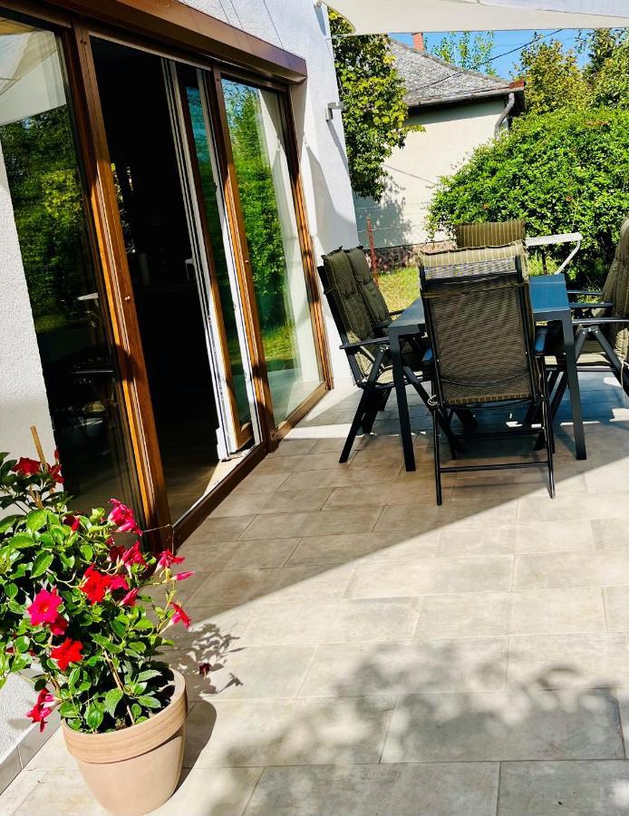 Villa Babvirag Porta Fonyodliget Esterno foto